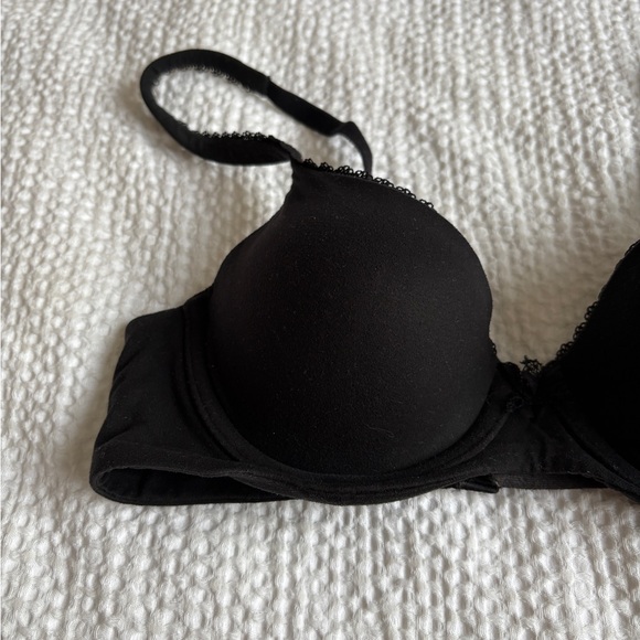 Victoria’s Secret Body by Victoria Lined Demi Bra Black 32B - Picture 2 of 8
